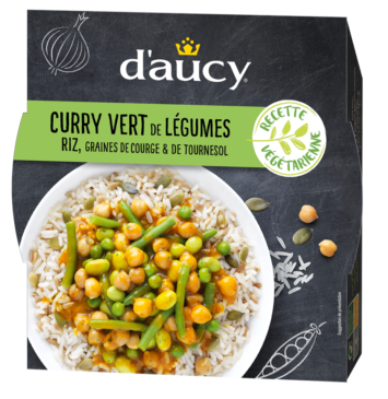Curry vert de légumes, riz et graines de courge et tournesol